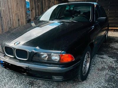 Second-hand BMW 528 193 CP (141 kW) 1996 Negru Berlinǎ