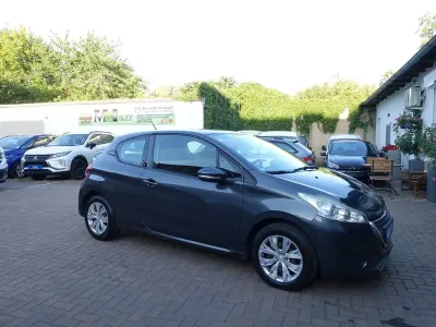 Gebraucht Peugeot 208 Active 68 PS (50 kW) 2013 Grau Kleinwagen