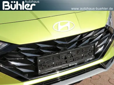 Nuova Hyundai i20 Blackline 90 CV (66 kW) 2026 Verde Utilitaria