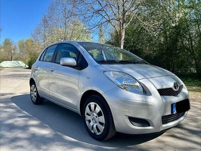 Usata Toyota Yaris 69 CV (50 kW) 2009 Argento Utilitaria
