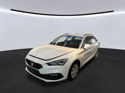 Używany Seat Leon Style 150 KM (110 kW) 2023 Biały Sedan/Limuzyna
