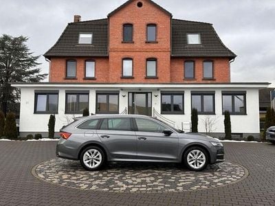 Grau Gebraucht 2025 Skoda Octavia Selection Limousine | 29.450 € (Guter Preis)