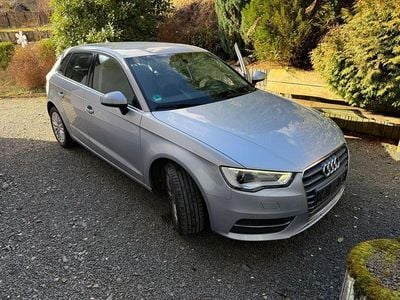 Gebraucht Audi A3 Ambiente 110 PS (80 kW) 2015 Silber Limousine