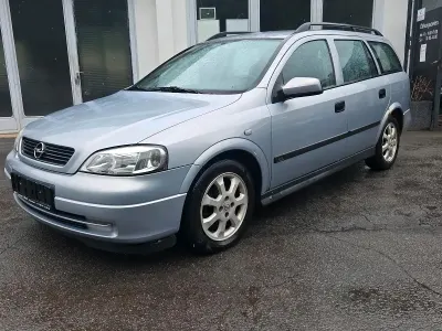 Gebraucht Opel Astra 101 PS (74 kW) 2002 Silber Kombi
