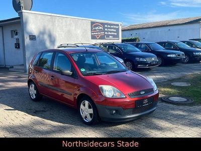 Gebraucht Ford Fiesta Ambiente 80 PS (58 kW) 2009 Rot Kleinwagen