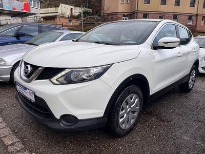 Weiß Gebraucht 2016 Nissan Qashqai Visia SUV | 11.995 € (Etwas zu teuer)