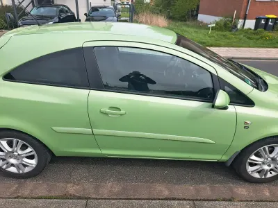 Gebraucht Opel Corsa 86 PS (63 kW) 2010 Grün Kleinwagen