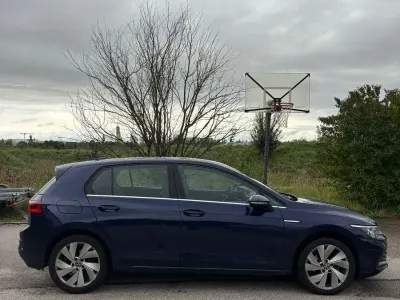 Gebraucht VW Golf VIII Style 150 PS (110 kW) 2022 Blau Limousine