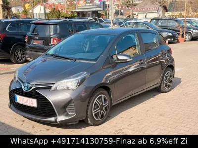 Gebraucht Toyota Yaris Comfort 75 PS (55 kW) 2015 Grau Kleinwagen