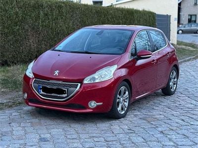 Gebraucht Peugeot 208 Allure 120 PS (88 kW) 2013 Rot Kleinwagen