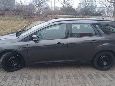 Gebraucht Ford Focus Business Edition 125 PS (91 kW) 2016 Grau Kombi