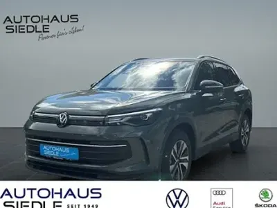 Neu VW Tiguan 150 PS (110 kW) 2026 Grün SUV