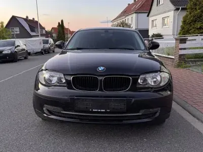 Gebraucht BMW 116 122 PS (89 kW) 2009 Schwarz Kleinwagen