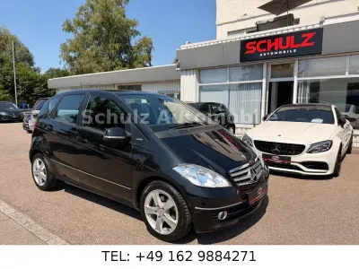 Gebraucht Mercedes A180 Elegance 116 PS (85 kW) 2009 Schwarz Van / Kleinbus
