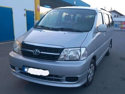Begagnad Toyota HiAce 117 HK (86 kW) 2009 Silver Minibuss