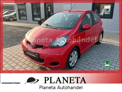 Second-hand Toyota Aygo Cool 68 CP (50 kW) 2009 Roșu Hatchback