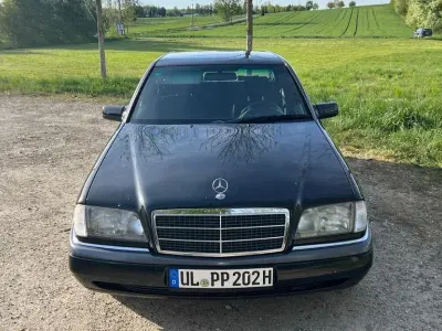 Gebraucht Mercedes C180 Elegance 122 PS (89 kW) 1994 Schwarz Limousine