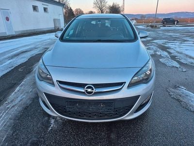 Silber Gebraucht 2013 Opel Astra Kombi | 3.900 € (Guter Preis)