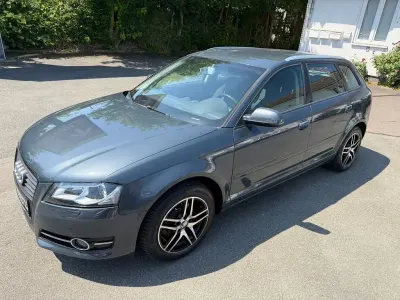 Gebraucht Audi A3 Attraction 105 PS (77 kW) 2011 Grau Kleinwagen