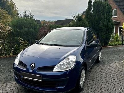 Blau Gebraucht 2006 Renault Clio II Authentique Limousine | 2.650 € (Fairer Preis)