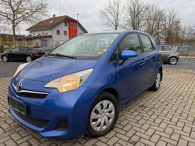 Gebraucht Toyota Verso-S Life 99 PS (72 kW) 2011 Blau Van / Kleinbus