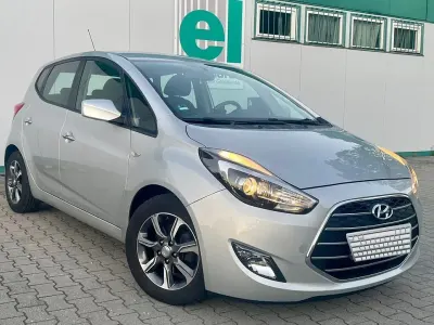 Gebraucht Hyundai ix20 125 PS (91 kW) 2017 Silber Kleinwagen
