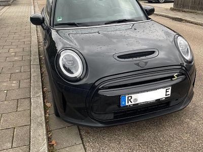 Gebraucht Mini Cooper SE Essential 135 kW (184 PS) 2023 Schwarz Kleinwagen