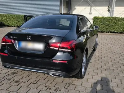 Gebraucht Mercedes A250 160 PS (117 kW) 2020 Schwarz Limousine