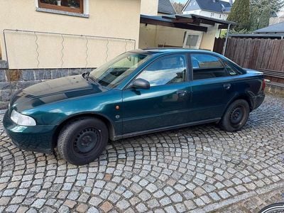 Second-hand Audi A4 125 CP (91 kW) 1996 Verde Berlinǎ