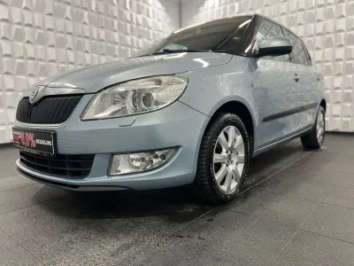 Gebraucht Skoda Fabia Elegance 90 PS (66 kW) 2010 Blau Limousine