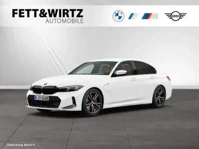 Gebraucht BMW 330e M Sport 292 PS (214 kW) 2025 Alpinweiß iii Limousine