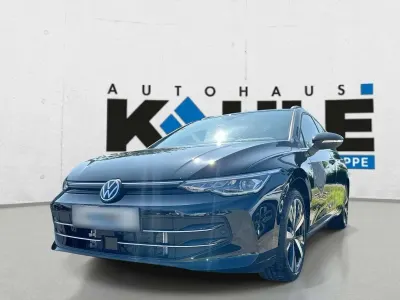 Gebraucht VW Golf VIII Style 150 PS (110 kW) 2026 Schwarz Kombi