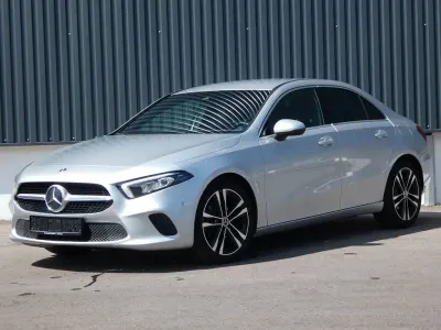 Gebraucht Mercedes A180 AMG Edition 1 136 PS (100 kW) 2020 Iridiumsilber Limousine
