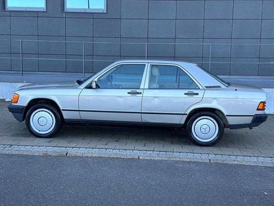 Gebraucht Mercedes 190 102 PS (75 kW) 1988 Beige Limousine