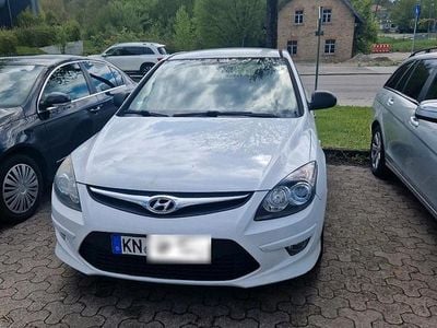 Gebraucht Hyundai i30 90 PS (66 kW) 2011 Weiß Kombi