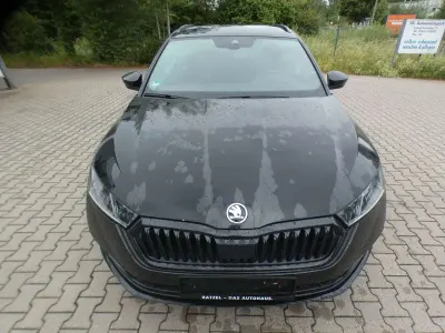 Gebraucht Skoda Octavia 204 PS (150 kW) 2022 Brilliantsilber metallic Kombi