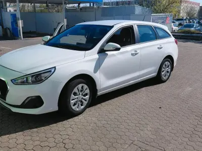Gebraucht Hyundai i30 99 PS (72 kW) 2019 Weiß Kombi