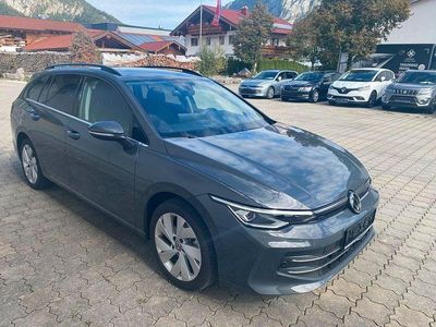 Gebraucht VW Golf VIII Style 150 PS (110 kW) 2025 Grau Limousine