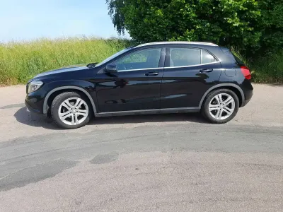 Gebraucht Mercedes GLA180 Urban 122 PS (89 kW) 2016 Schwarz SUV