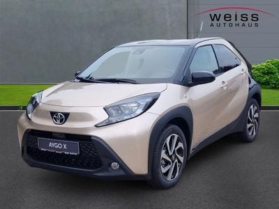 Neu Toyota Aygo X 72 PS (52 kW) 2025 Silber SUV