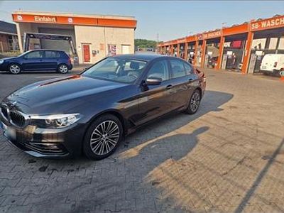 Gebraucht BMW 520 Sport Line 190 PS (139 kW) 2018 Grau Limousine