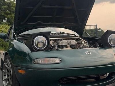 Second-hand Mazda MX5 170 CP (125 kW) 1991 Verde Cabrio