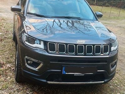 Gebraucht Jeep Compass Limited 140 PS (102 kW) 2018 Grau SUV