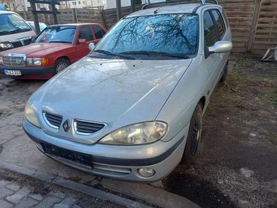 Gebraucht Renault Clio IV Intens 90 PS (66 kW) 2016 Weiß Limousine