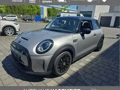 Gebraucht Mini Cooper SE Classic 135 kW (184 PS) 2023 Melting silver iii Kleinwagen