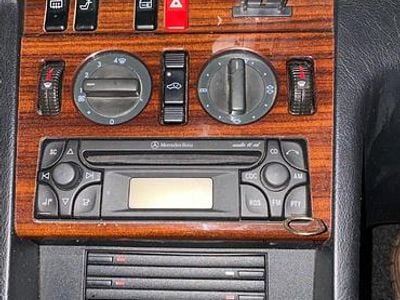 Gebraucht Mercedes C180 Elegance 122 PS (89 kW) 1993 Andere farben Limousine