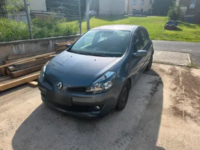 Gebraucht Renault Clio II 90 PS (66 kW) 2007 Grau Kleinwagen