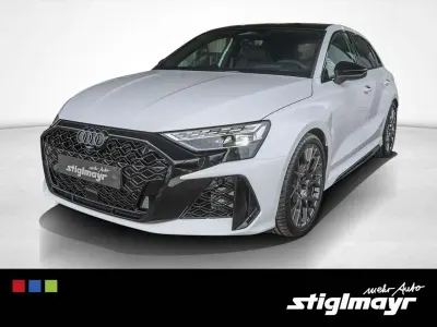 Neu Audi RS3 Sport 400 PS (294 kW) 2025 Arkonaweiß Limousine