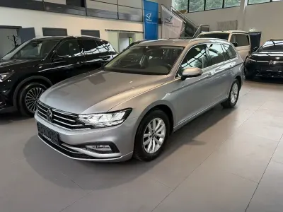 Gebraucht VW Passat Business 150 PS (110 kW) 2023 Silber Kombi