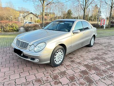 Usata Mercedes E200 163 CV (119 kW) 2005 Argento Berlina